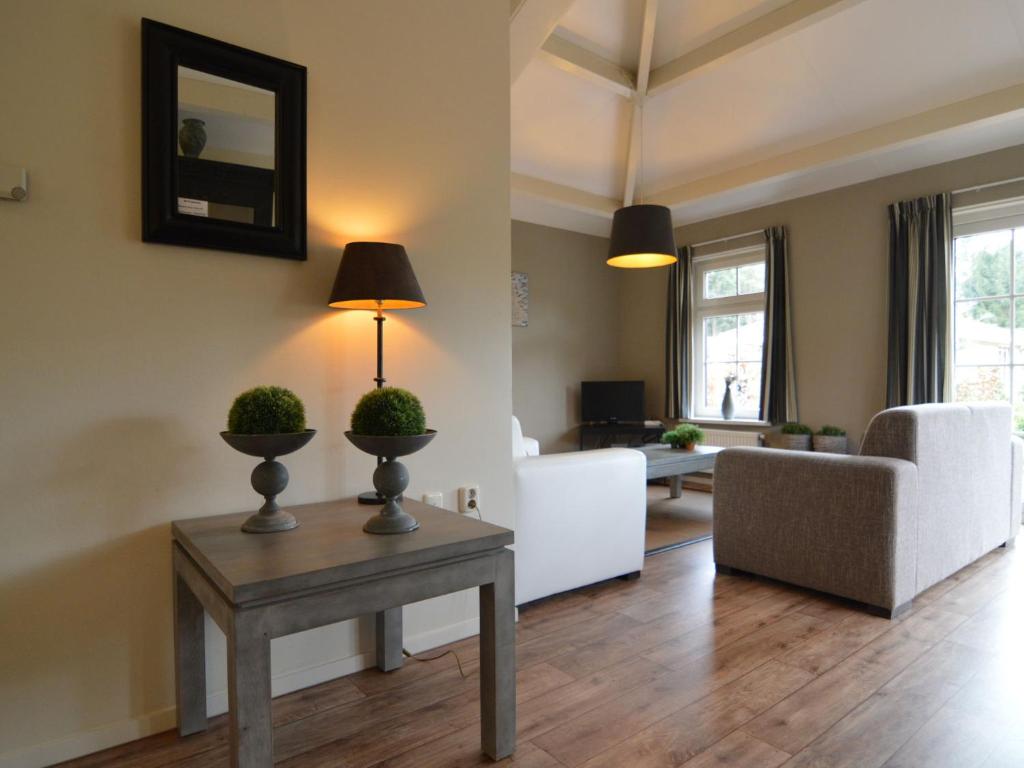 Holiday home in the Veluwe in nature photo 2