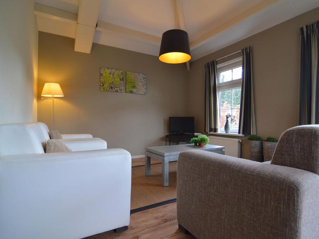 Holiday home in the Veluwe in nature photo 3
