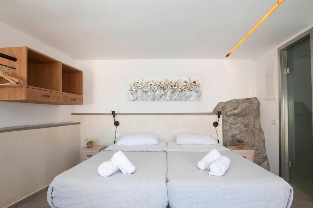 Nestor's studio house photo 1