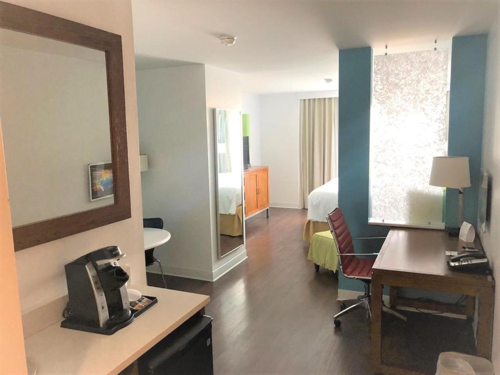 Holiday Inn Express Indianapolis - Fishers, an IHG Hotel photo 2