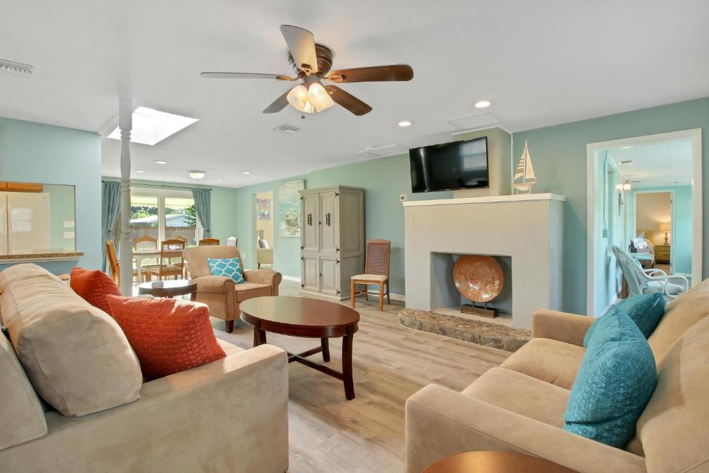 Englewood Villa image