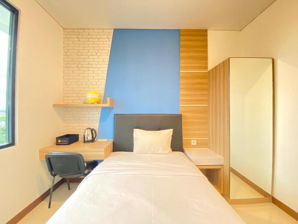 Comfortable Studio Semi Apartment at The Lodge Paskal near BINUS University By Travelio photo 2