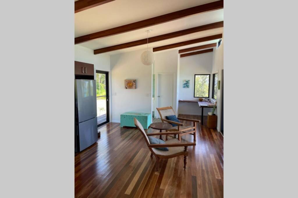 Ridge Cabin - Stunning Views - 5km From Neighbours photo 2