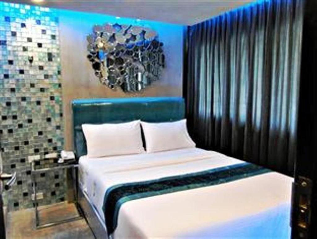 Двухместный (Улучшенный двухместный номер с 1 кроватью), Blutique Hotel