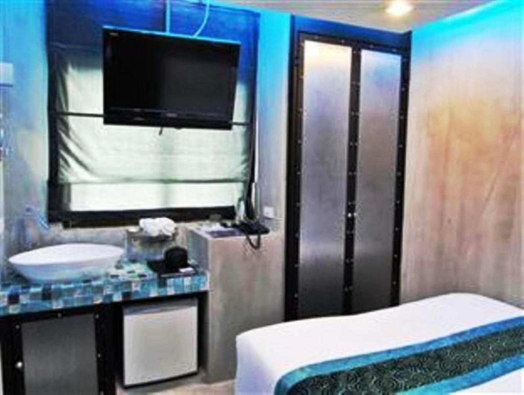 Двухместный (Улучшенный двухместный номер с 1 кроватью), Blutique Hotel