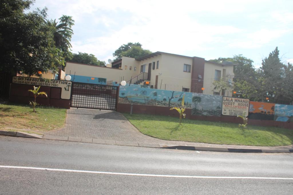 Lalamnandzi3 photo 1