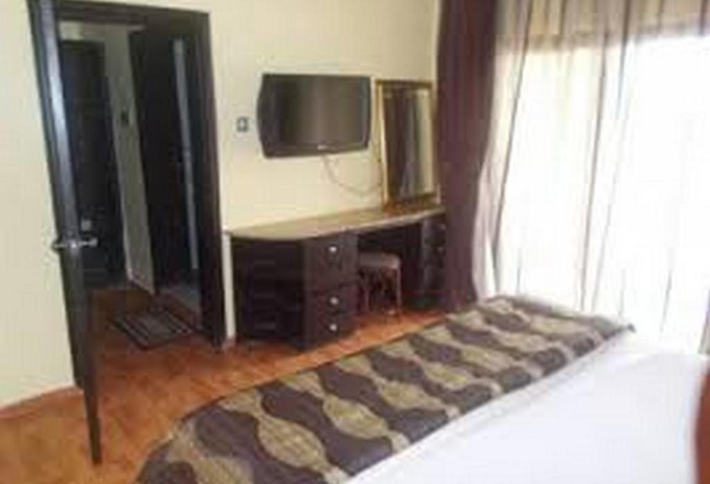 Room in Lodge - Nelrose Hotel, Asaba photo 3