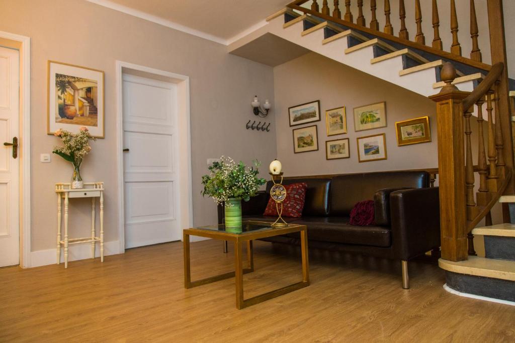 ROSALIAS,S HOUSE photo 4