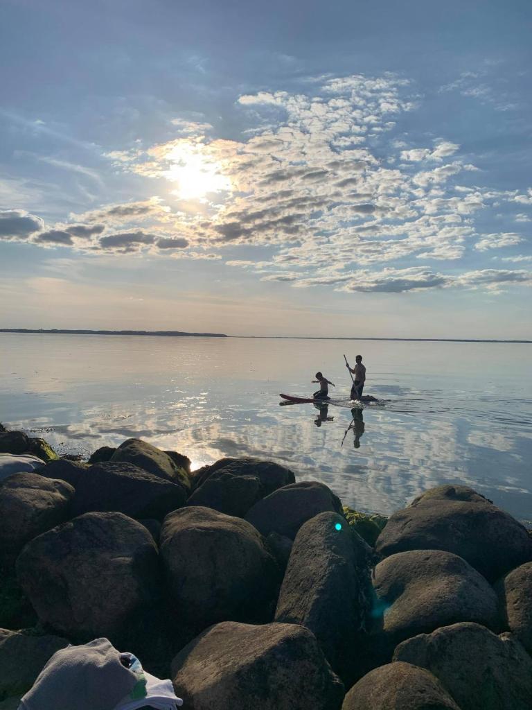 Stunning 2-Bed Apartment at the beach 12E photo 2