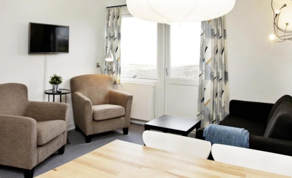 Stunning 2-Bed Apartment at the beach 12E photo 3