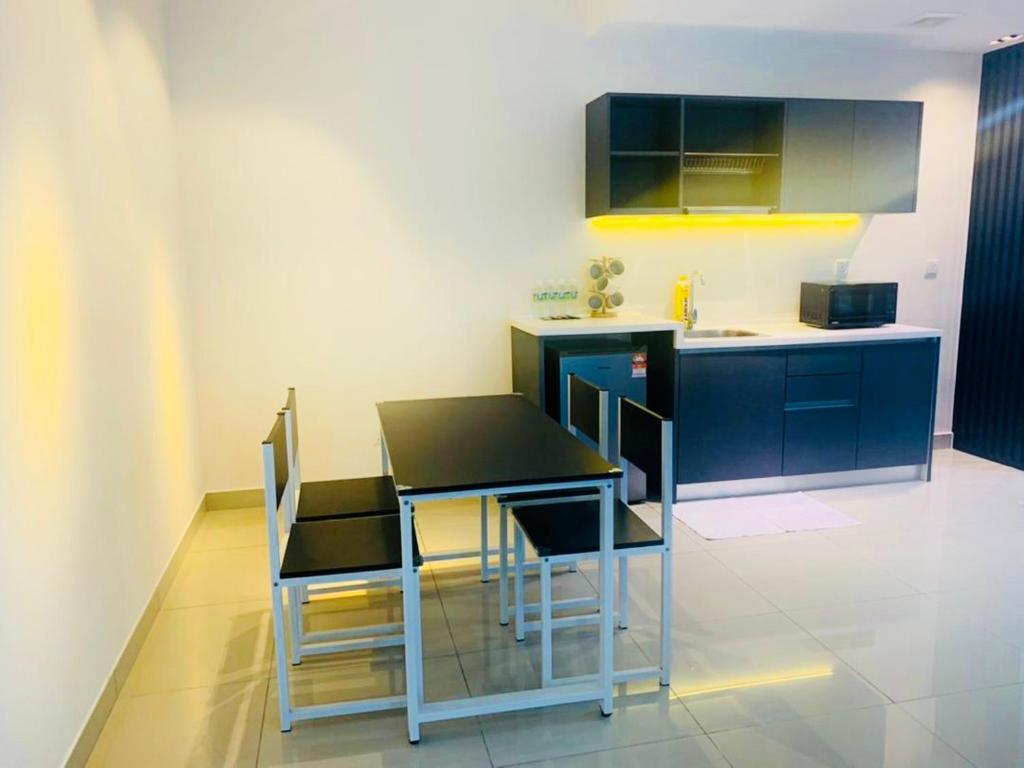 Yamada Residence, Trefoil photo 3