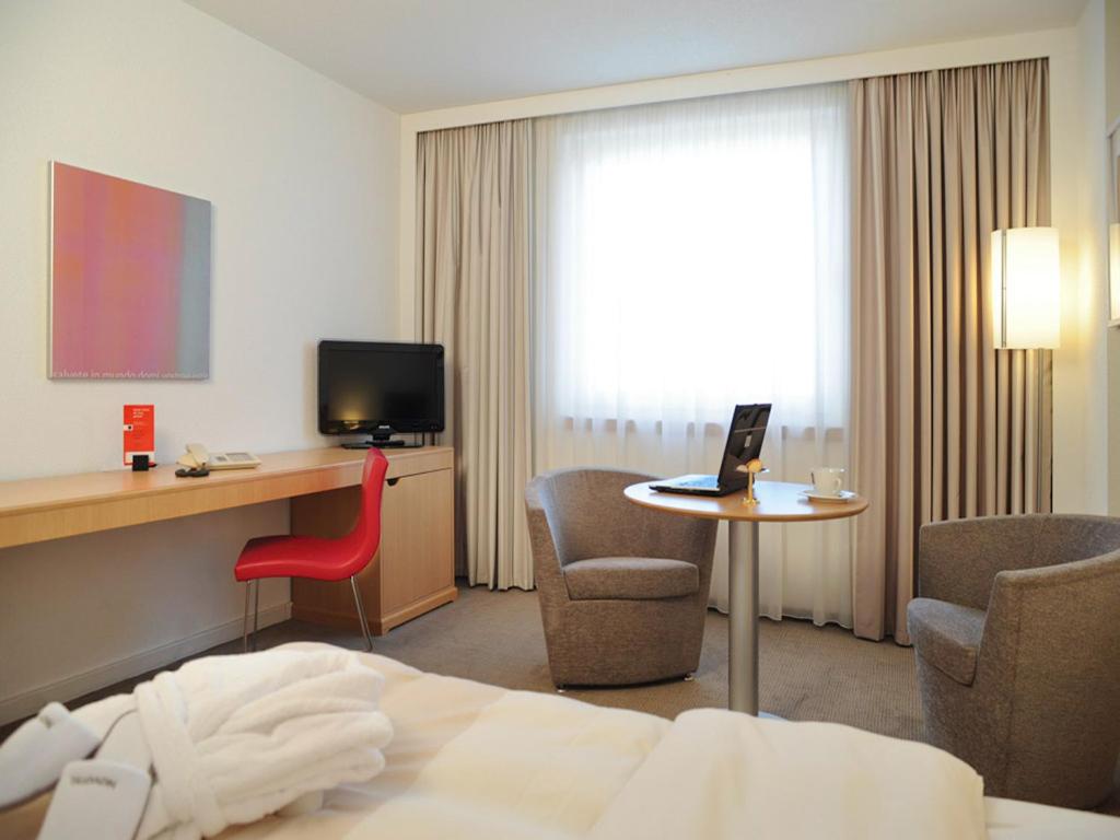Двухместный (Улучшенный двухместный номер с 1 кроватью), Novotel Düsseldorf City West
