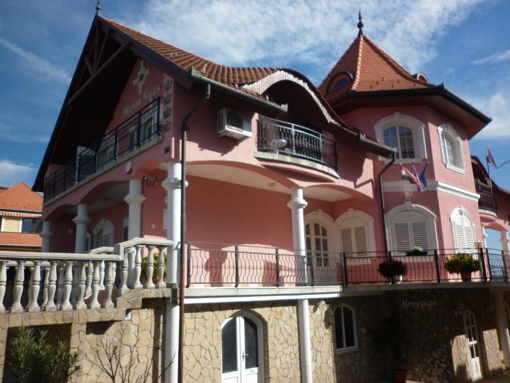 Апартаменты (Апартаменты Делюкс с балконом и красивым видом), Manor Villa