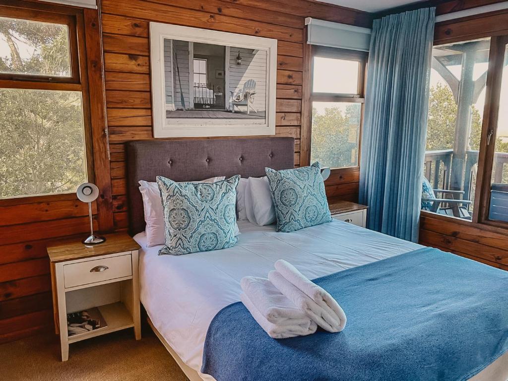 Oyster Creek Lodge - Tap to explore photos