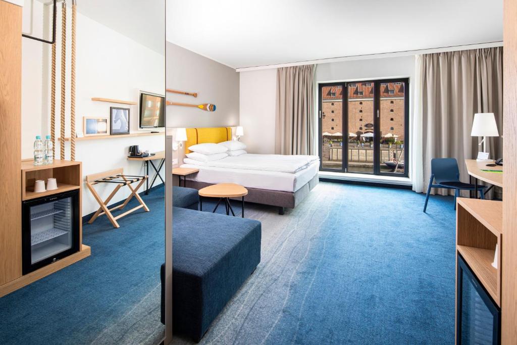 Четырехместный (Семейный номер с видом на реку), Holiday Inn Gdansk - City Centre