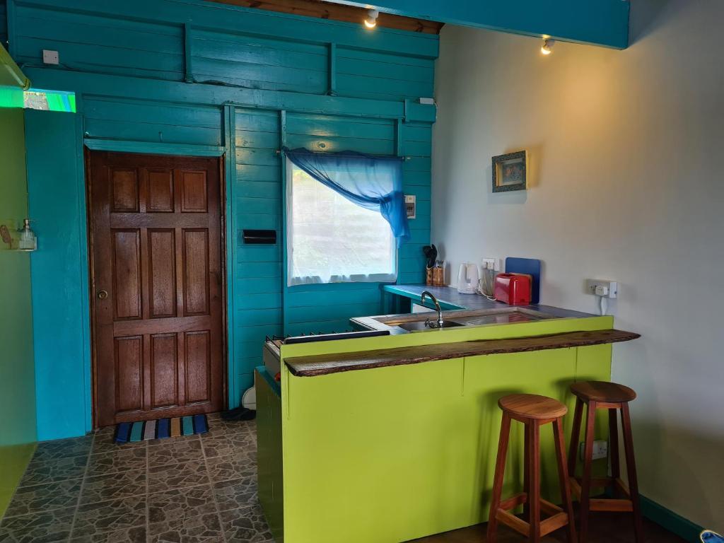 Almost Paradise Cottage Retreats photo 4