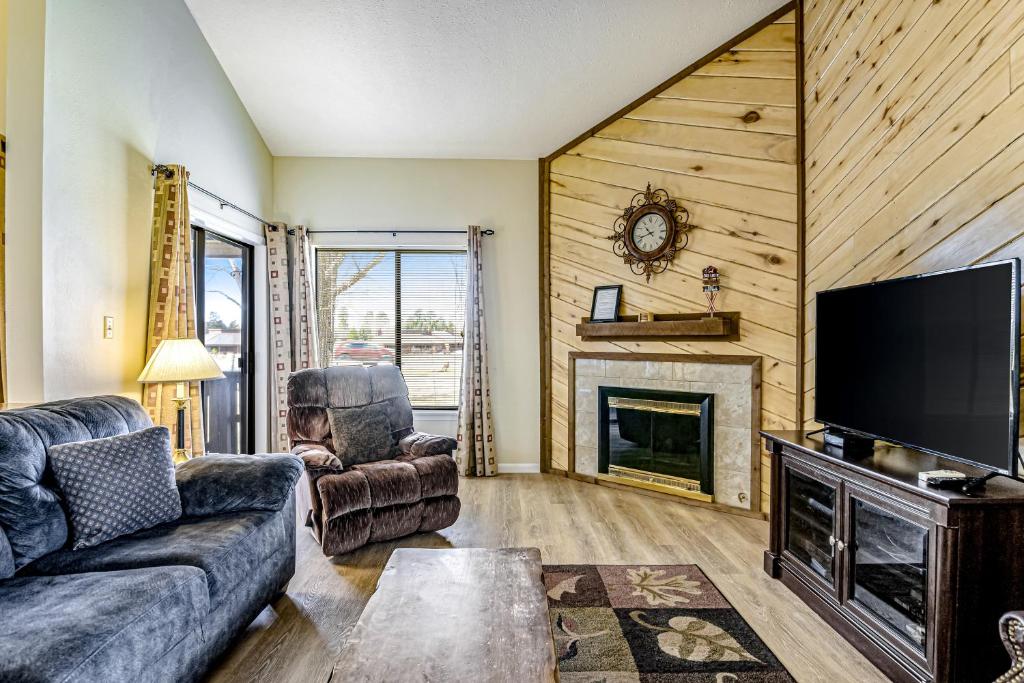 Pines 4058 photo 1