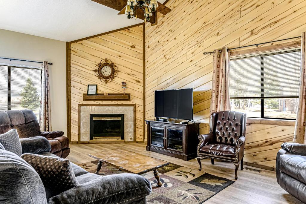 Pines 4058 photo 2