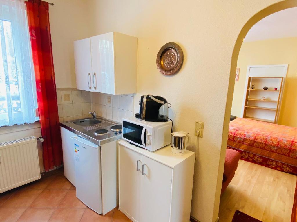 Single-Apartment bis 2 Personen, 27qm in Schleusingen, WLAN, Parkplatz photo 4