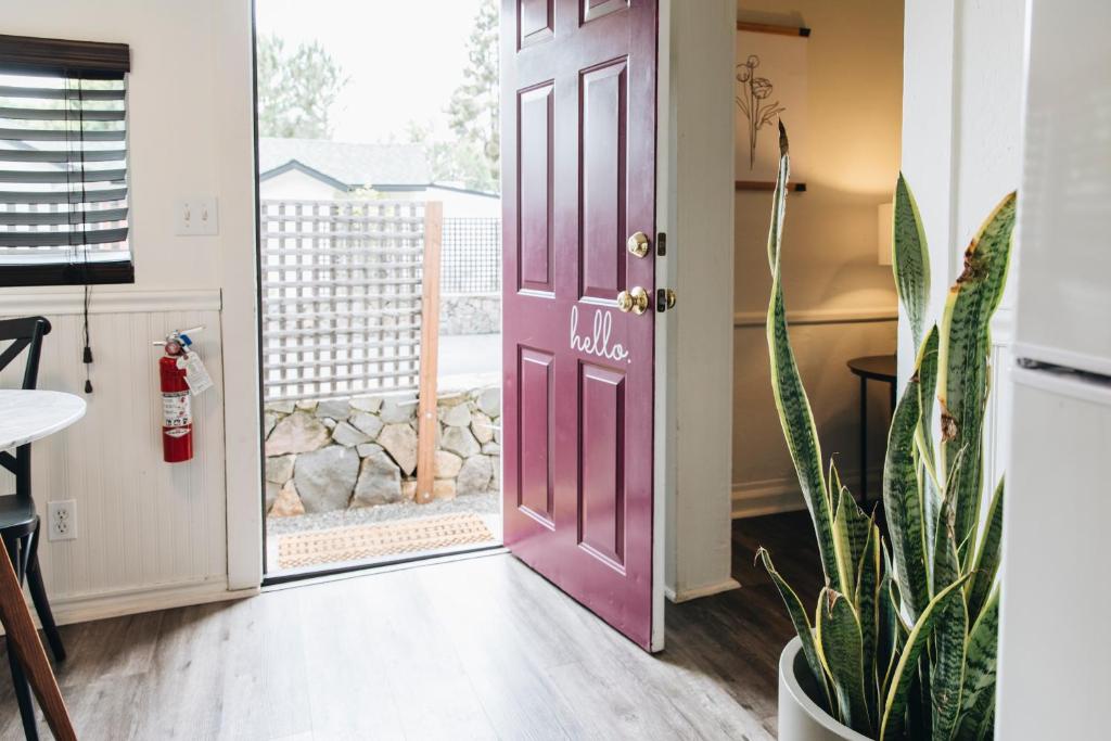 Sonoma's Best Cottages image
