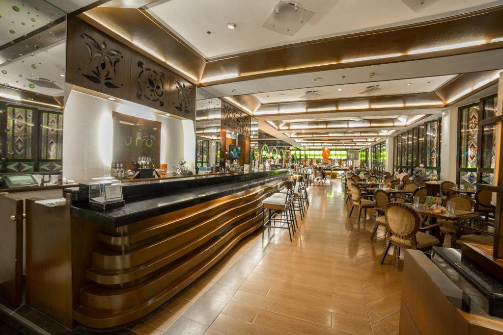 Waterfront Airport Hotel and Casino photo 4