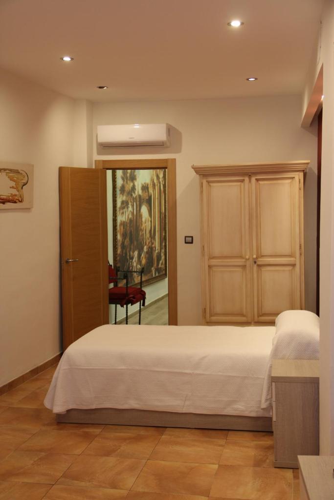 Hostal Poeta Machado photo 3
