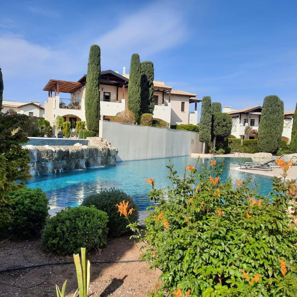 Helios Heights Spirits, Aphrodite Hills Golf Resort photo 1