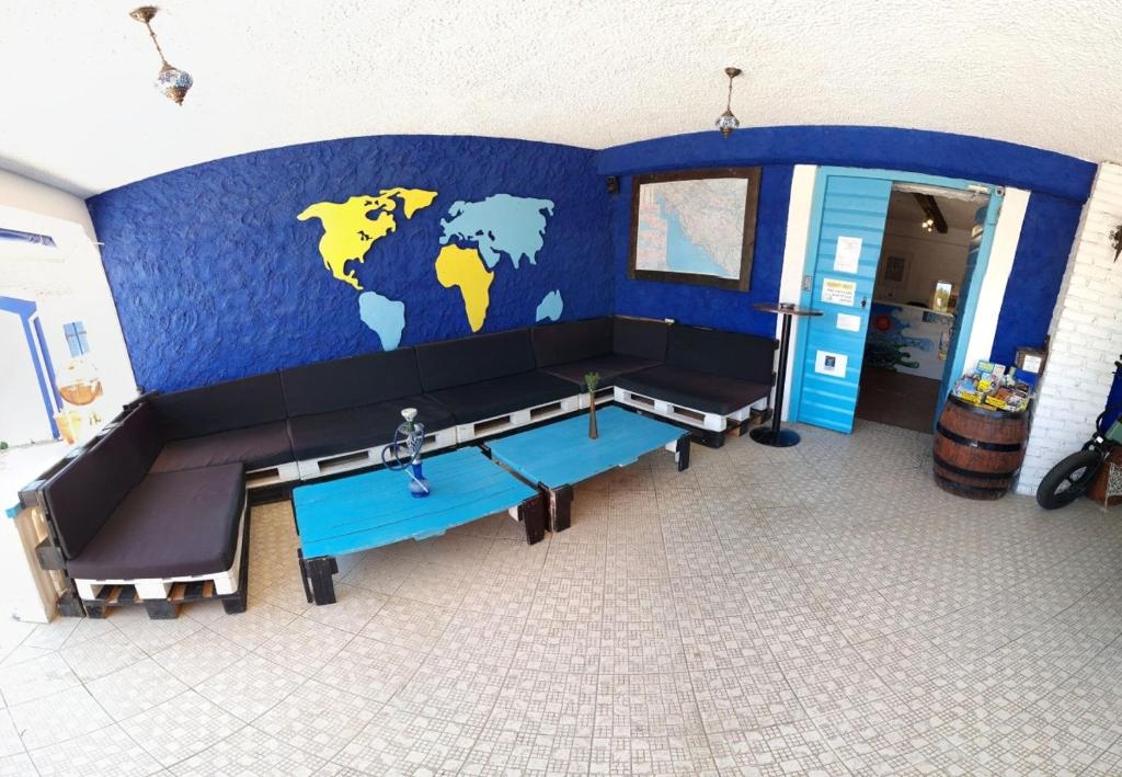 The Lazy Monkey Hostel & Apartments photo 2