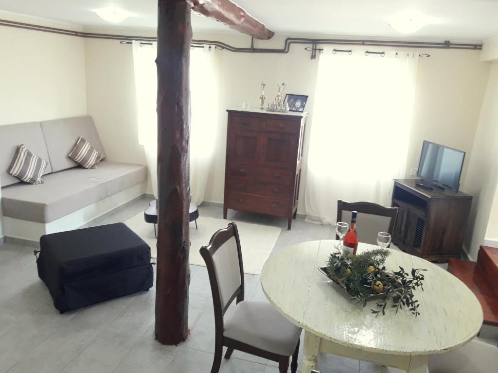 Dioni Holiday House photo 3