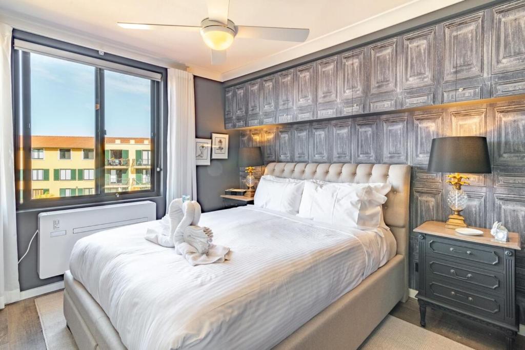 Modern 1 Bedroom Apartment In The Italian Forum photo 2