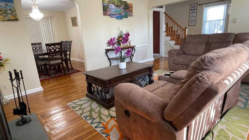 Governors Villa Long Island image