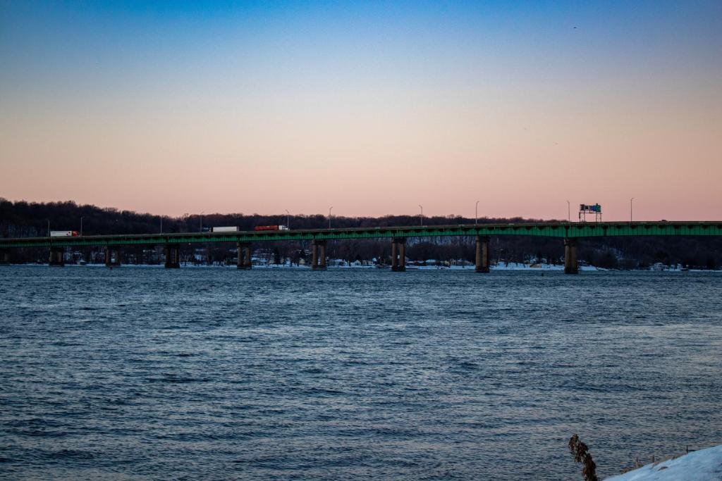Holiday Inn Express Le Claire Riverfront-Davenport, an IHG Hotel photo 3