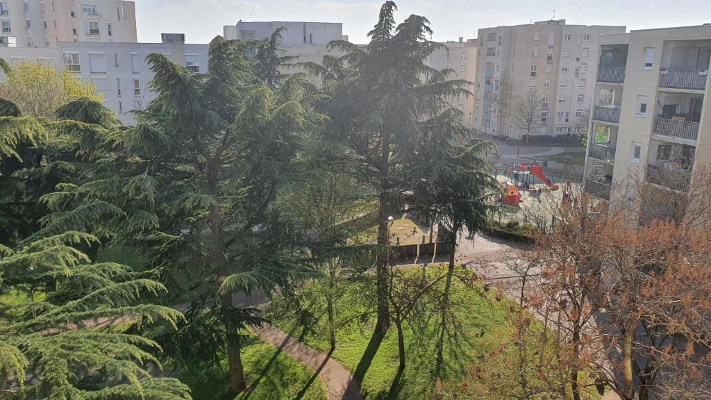 Dans grand appart de 113m2 proche Paris photo 2