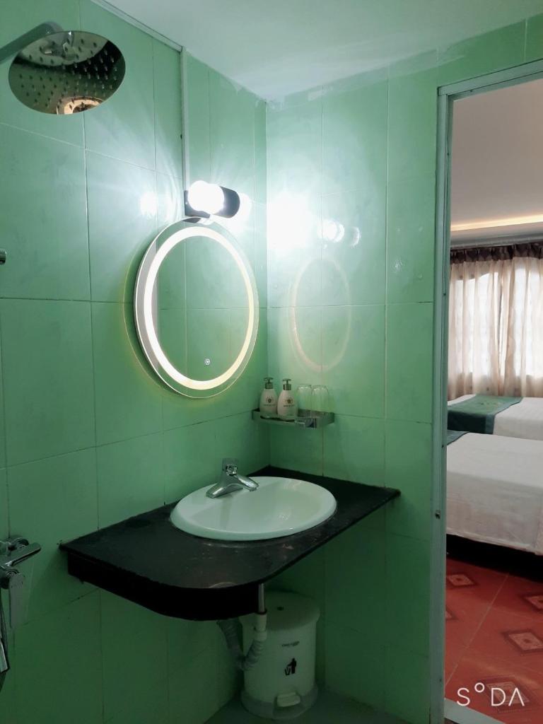 Двухместный (Улучшенный двухместный номер с 1 кроватью), Emerald Hotel Cát Bà