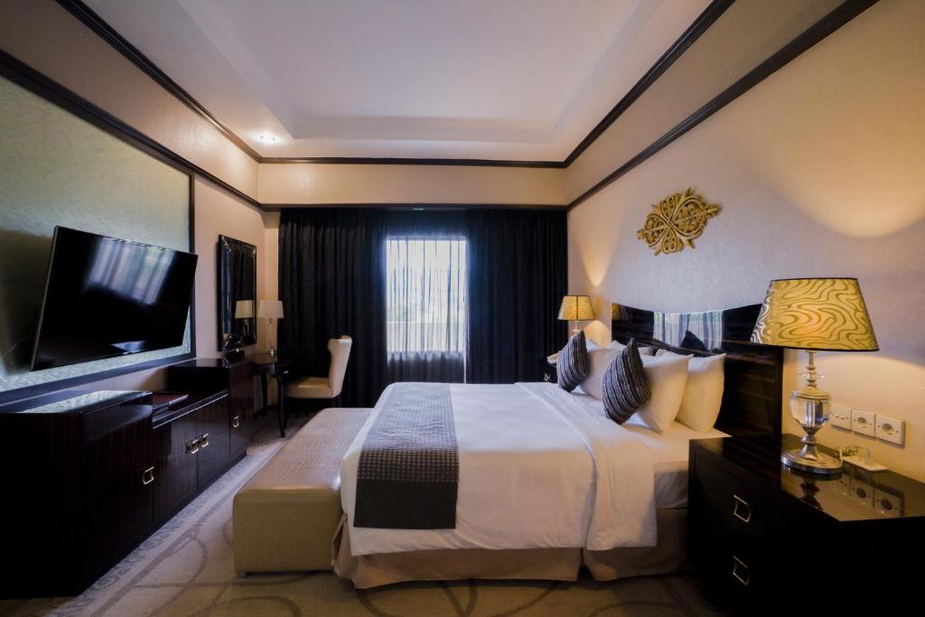 Sutanraja Hotel & Convention Centre