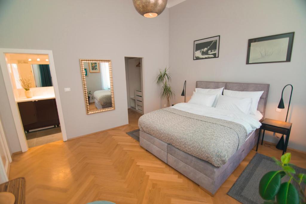 Stross Apartments photo 2