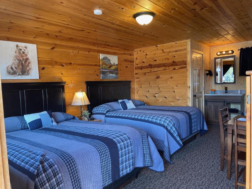 Mountain View Lodge & Cabins image