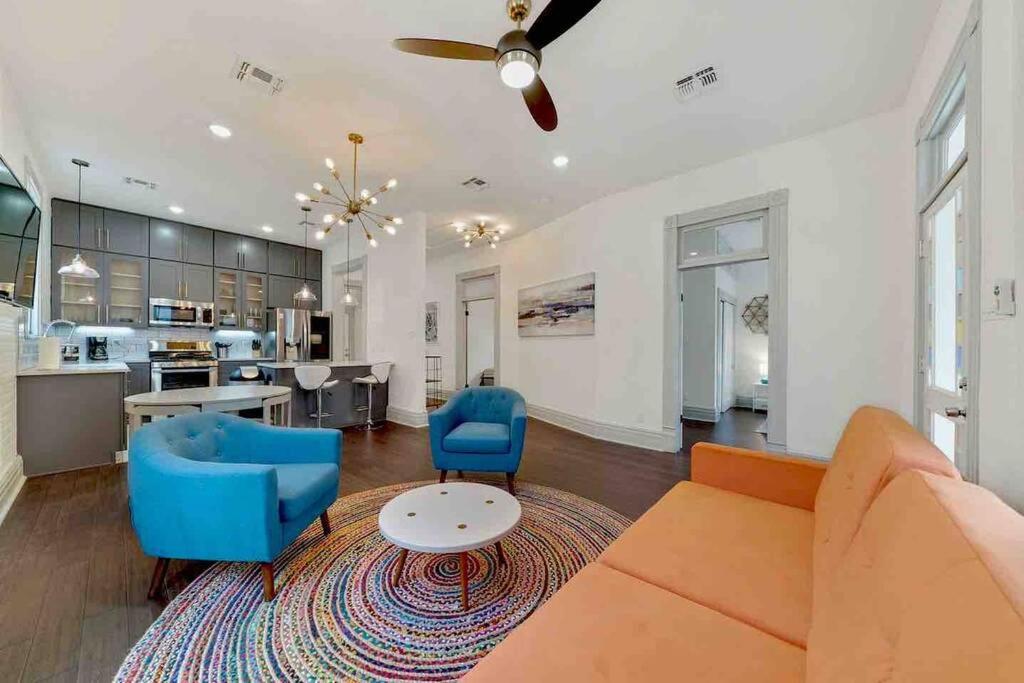 Historic home with heated Mini Pool walking distance to downtown San Antonio! image