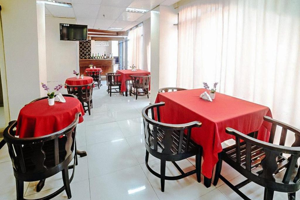 RedDoorz near Ormoc Port Terminal photo 4