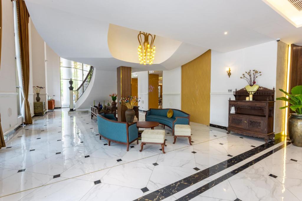 White Lotus Hotel & Convention Center