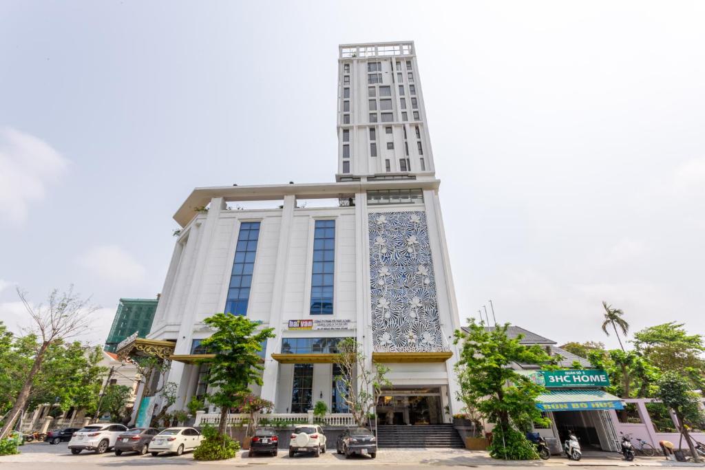 White Lotus Hotel & Convention Center
