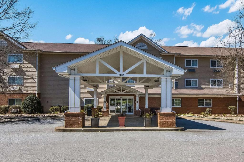 Sleep Inn & Suites Columbus next to Fort Moore image