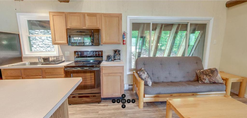 Spring Gulch A-Frame House 8 image