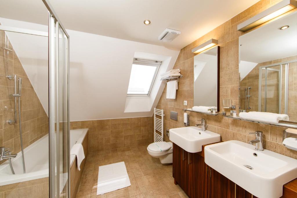 Четырехместный (Четырехместный номер «Комфорт»), APLEND CITY Hotel Michalska