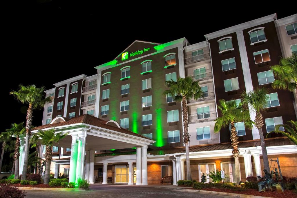 Holiday Inn & Suites Lake City, an IHG Hotel image