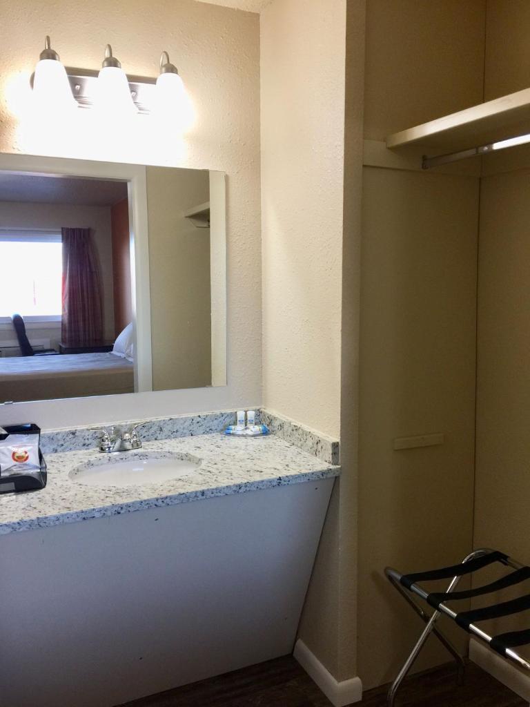 Downtown Motel Woodward photo 3