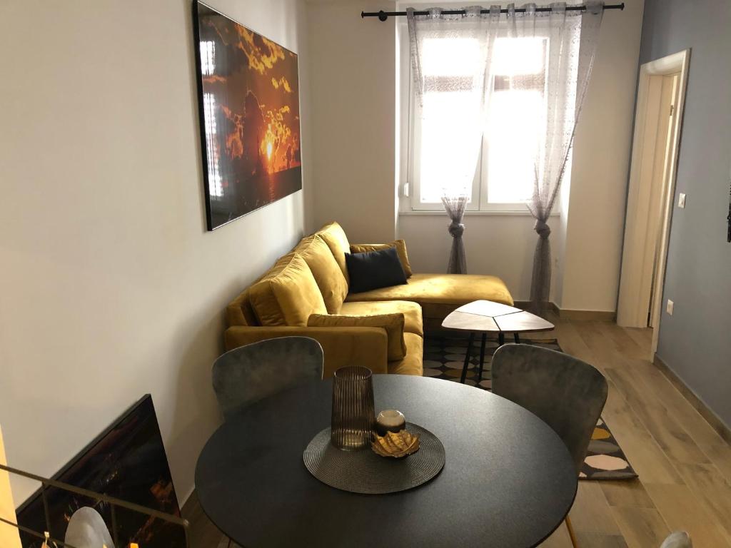 Apartment MAK with free parking photo 2