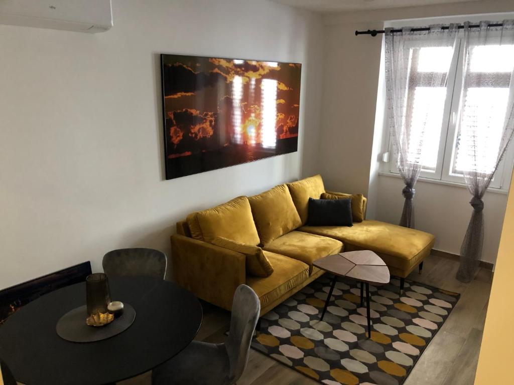 Apartment MAK with free parking photo 3