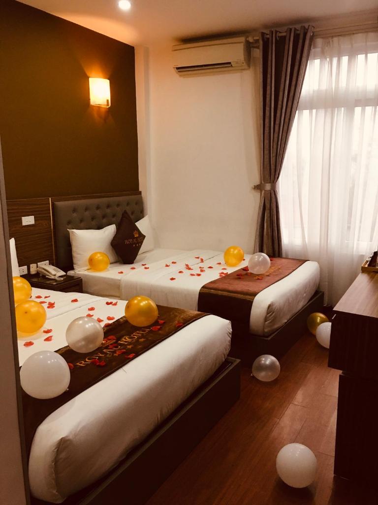 Семейный (Улучшенный семейный номер), Royal Hotel