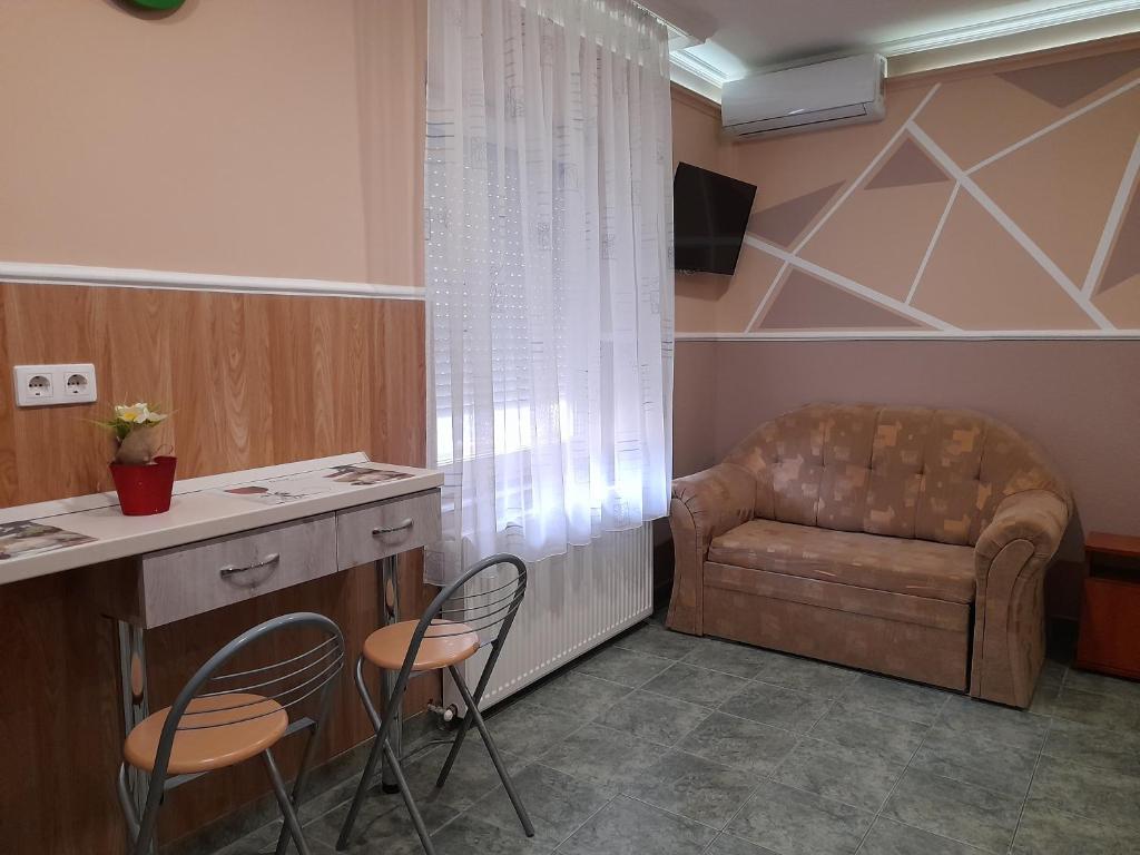 Семейный (Семейный номер-студио (2 взрослых + 1 ребенок)), Andrea Apartman